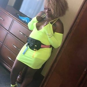 Electric green dress w/ sleeves